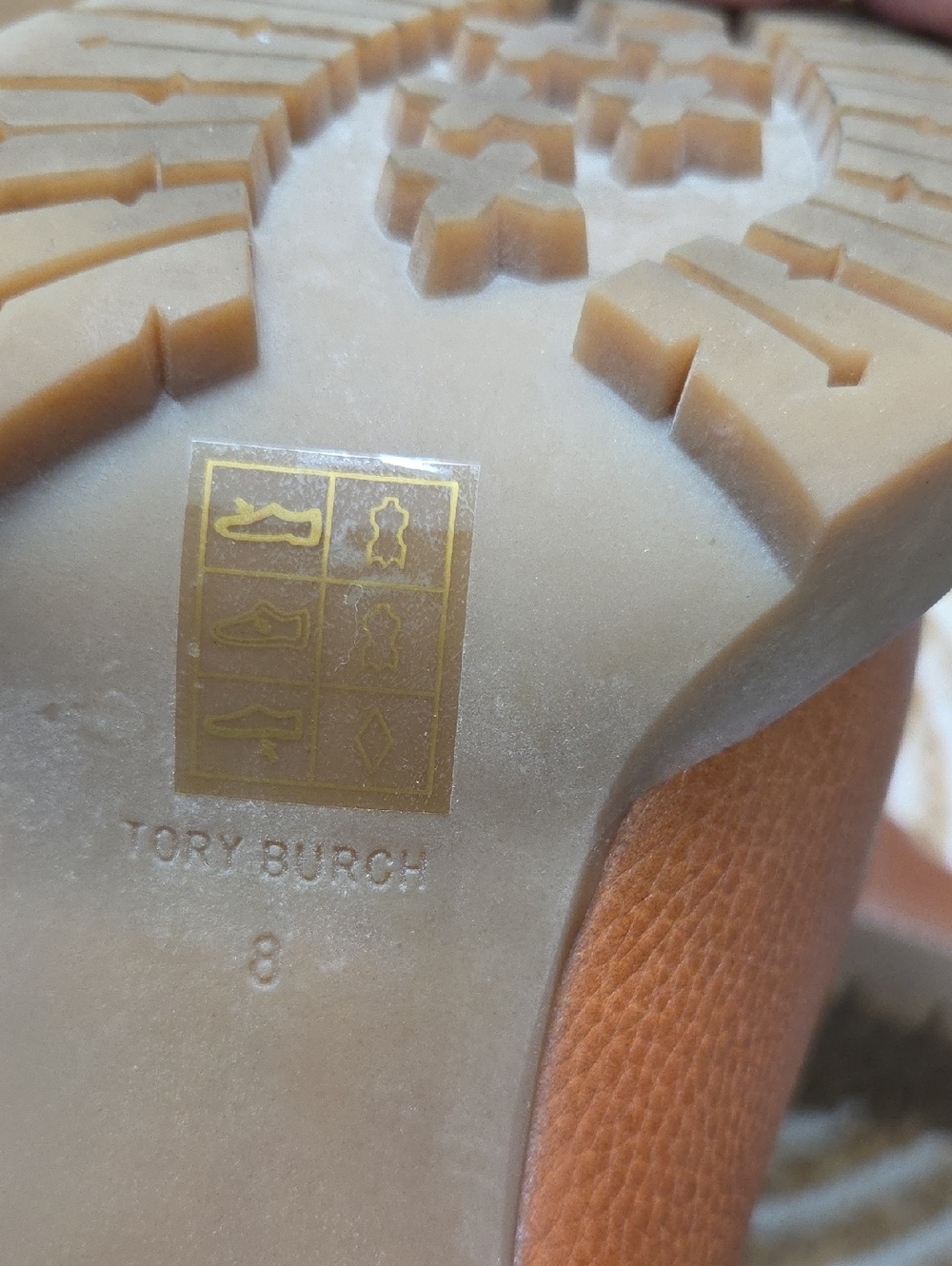 Tory Burch Chelsea Tumbled Leather Lug Bootie In Toasted Caramel, Size 8 - Picture 11 of 12